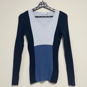 Ricki’s Blue Color Block  Ribbed V-Neck Sweater Size Medium